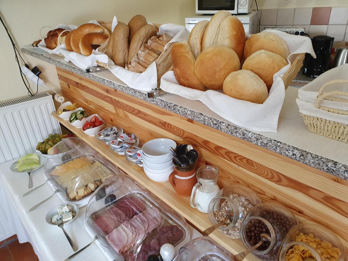 Bozi Rozi Panzio Hotel Fertőboz Екстериор снимка