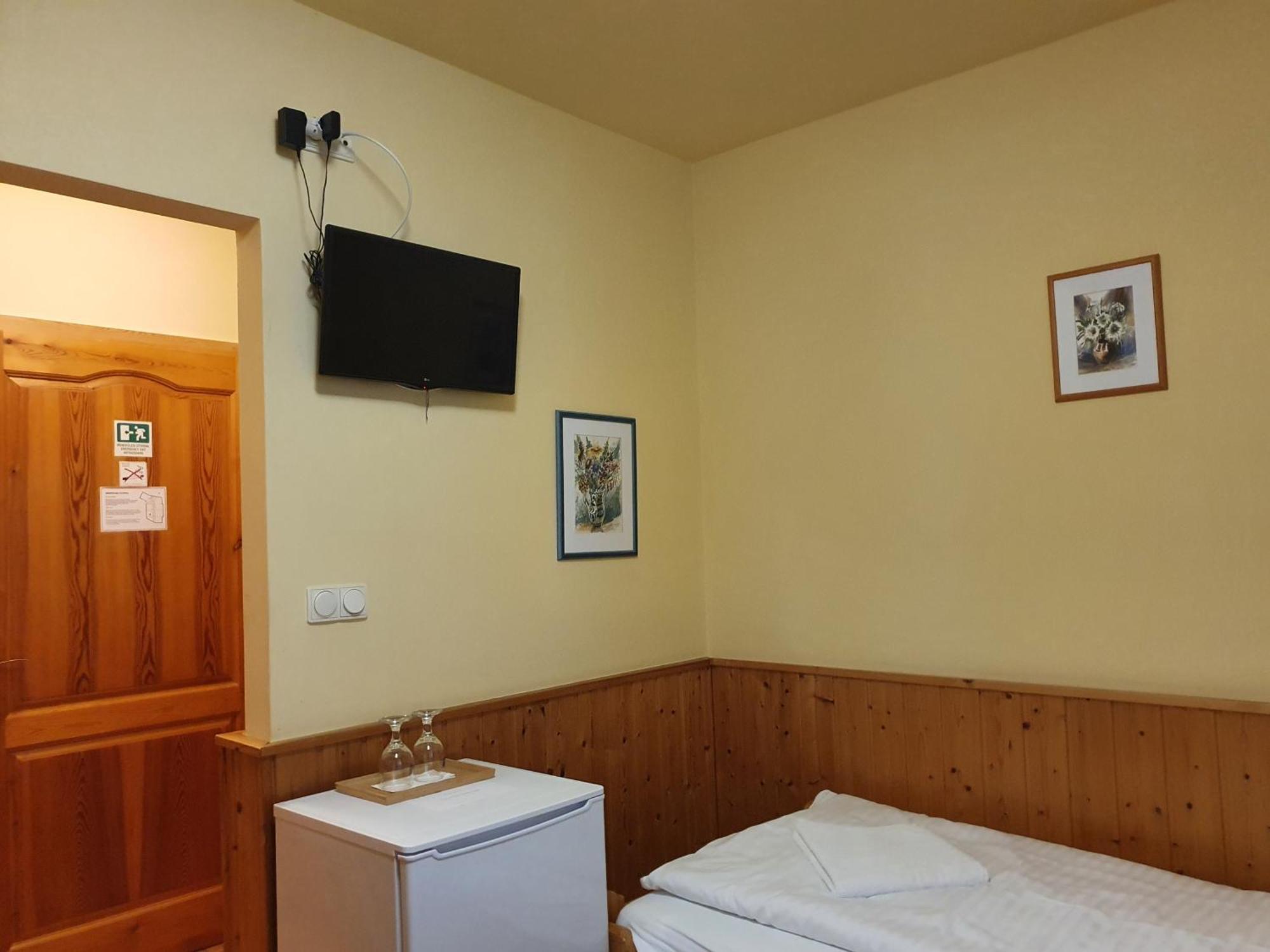 Bozi Rozi Panzio Hotel Fertőboz Стая снимка