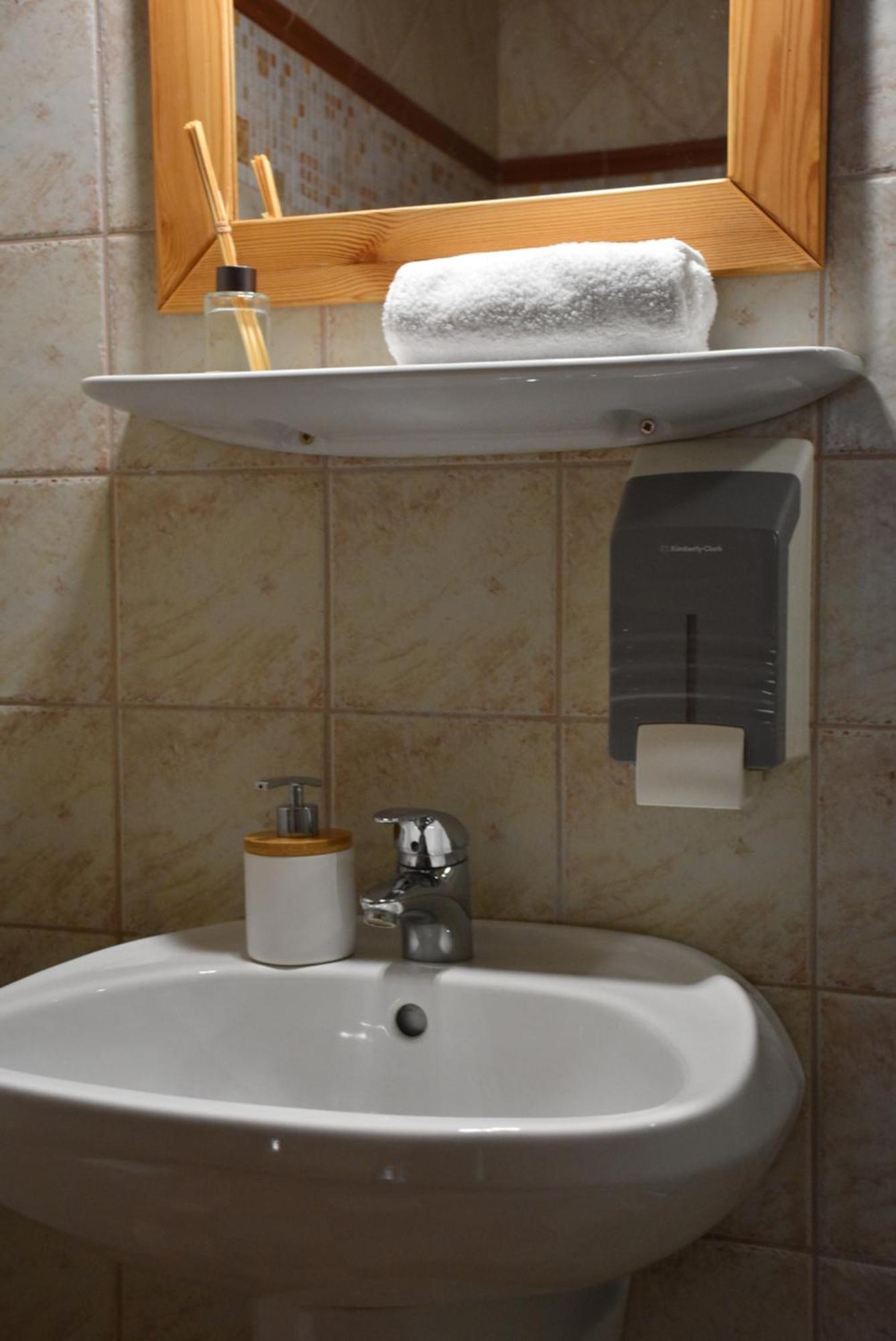 Bozi Rozi Panzio Hotel Fertőboz Стая снимка